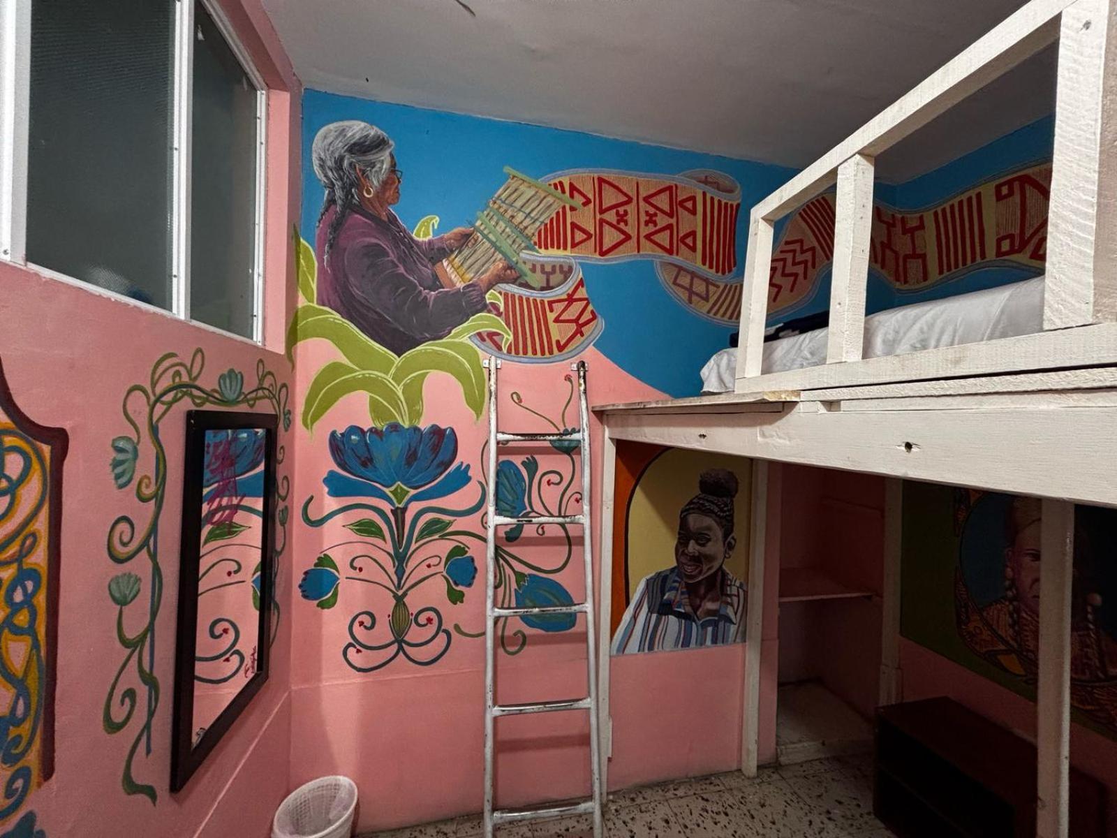 Lienzo Hostel And Mural Art Museum โปปายาน ภายนอก รูปภาพ